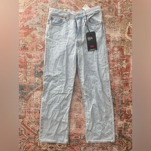 Levi’s - Ribcage Straight Ankle. Size 27. 27x27.